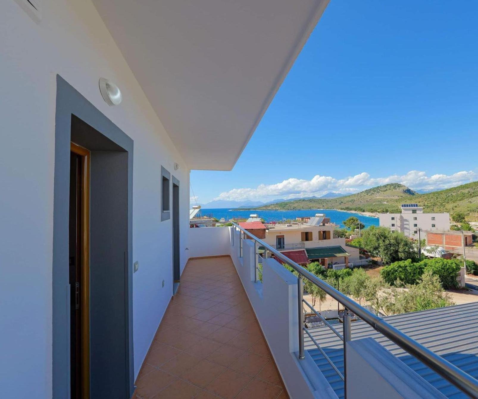 Hotel Deja Vu Ksamil Bagian luar foto