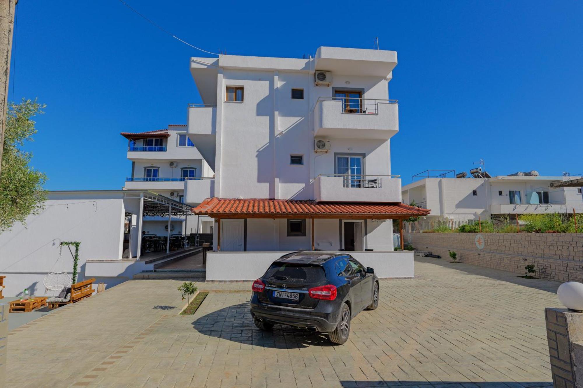 Hotel Deja Vu Ksamil Bagian luar foto
