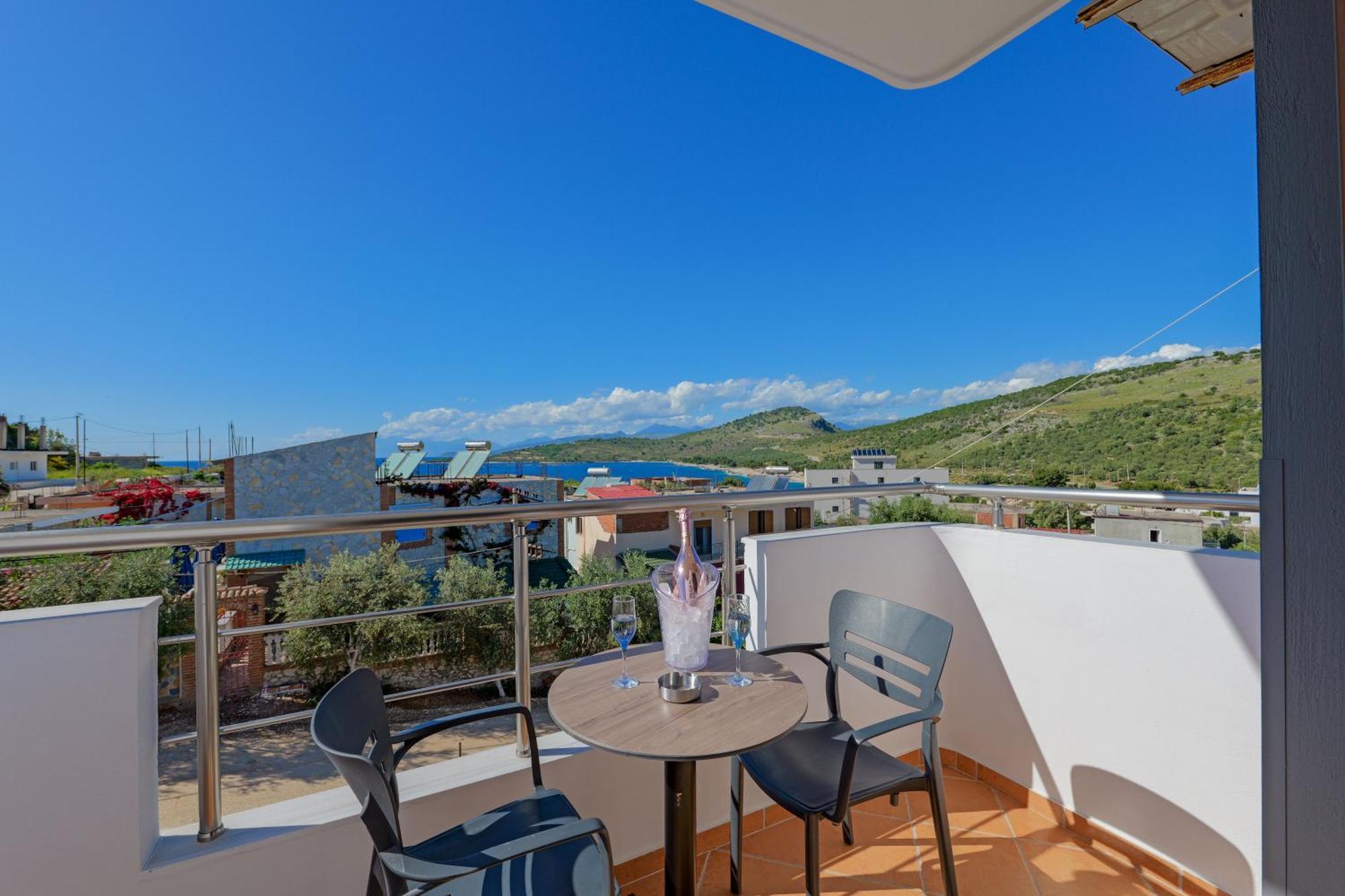 Hotel Deja Vu Ksamil Bagian luar foto