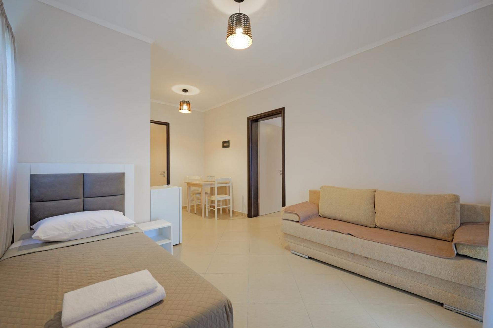 Hotel Deja Vu Ksamil Bagian luar foto