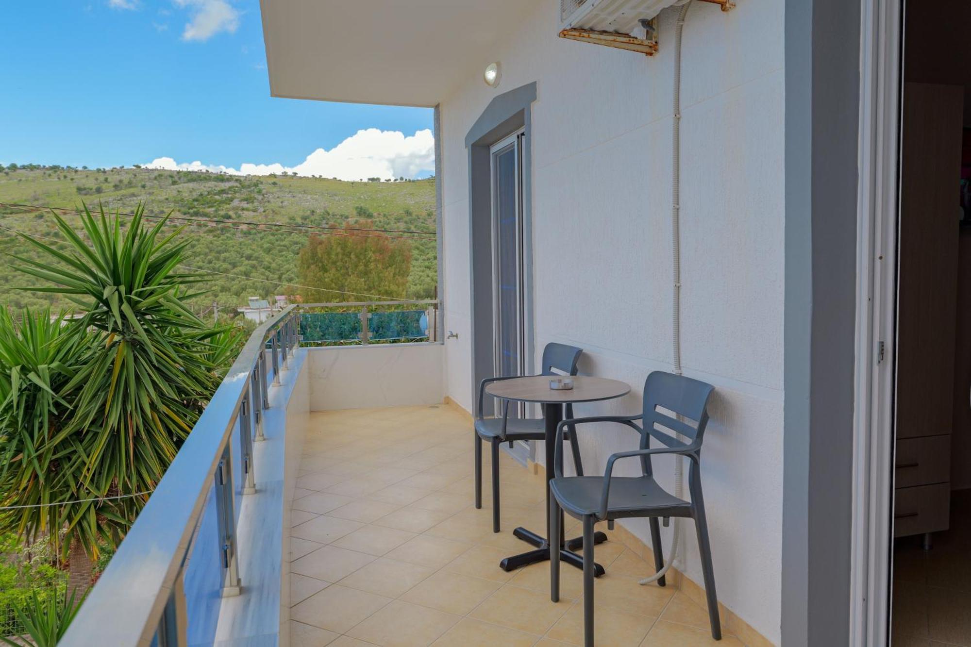 Hotel Deja Vu Ksamil Bagian luar foto