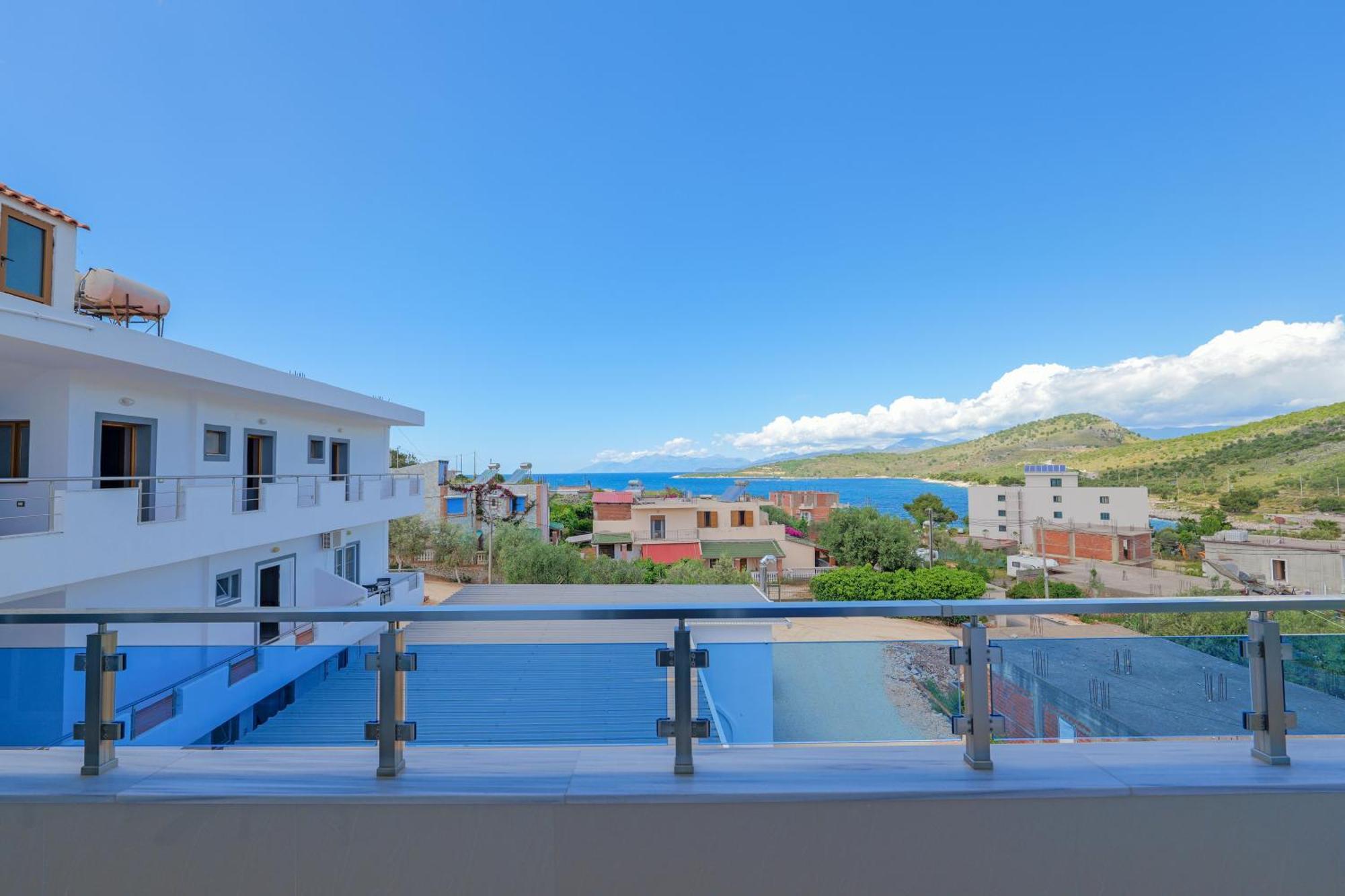 Hotel Deja Vu Ksamil Bagian luar foto