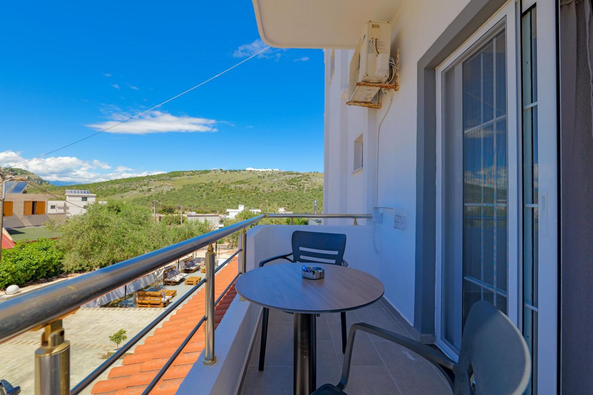 Hotel Deja Vu Ksamil Bagian luar foto