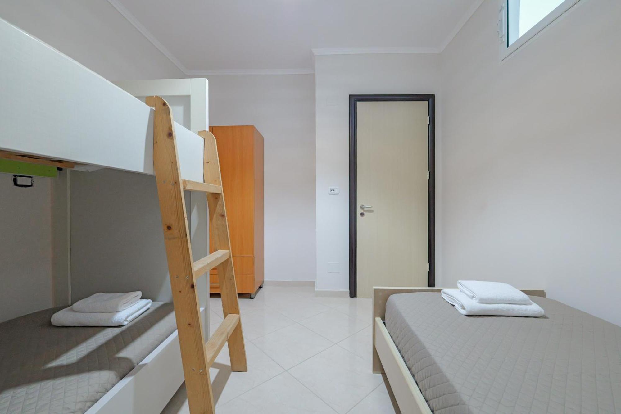 Hotel Deja Vu Ksamil Bagian luar foto